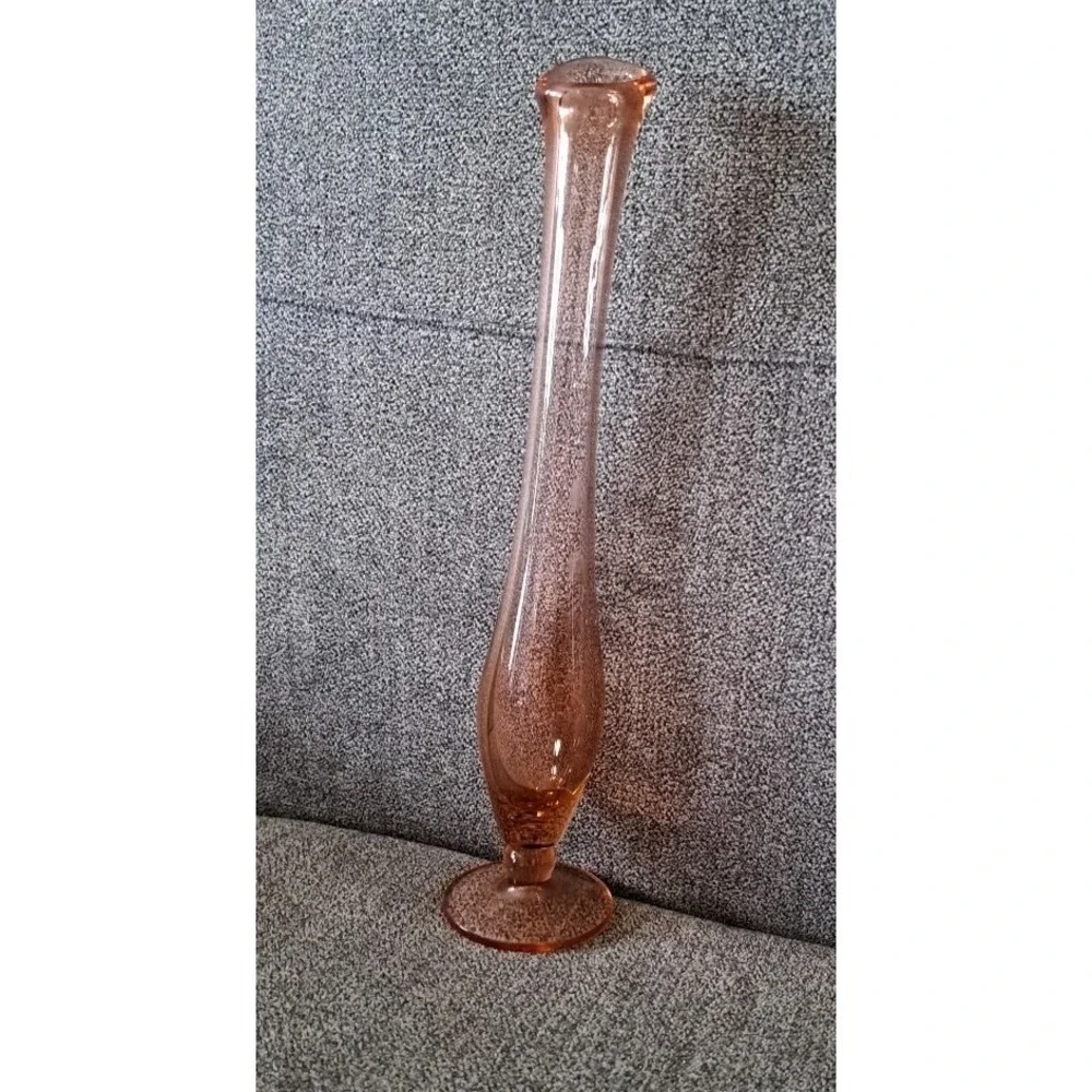 Vtg. Pink Molded Glass Bud Vase w/Etched Flower & Vine, 7.5